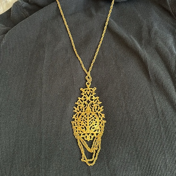 Beautiful Vintage gold tone necklace!! - Picture 3 of 7